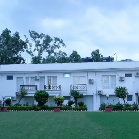 Black Mango Resort