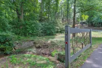 The Furry Lodge & Suites 13 Hotels in Waynesville