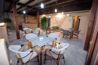 Topview Pyramids And Museum Hotels in Kerdasah