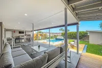 Shelly Beach Serenity Hotels in Long Jetty