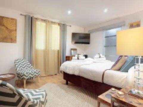 La Villa des Sens Hotels in Lattes