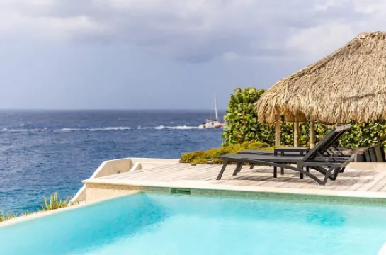 Kas di So o Ocean Front Luxury Villa