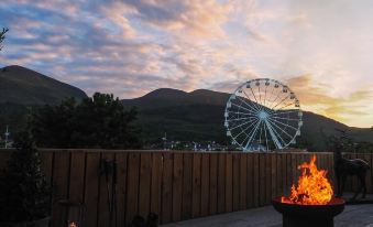 The Hikers House - Coastal & Riverside Retreat with Mourne Mountain Views