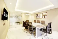 Saltstayz Premier - Galleria Market Road & Sector 27