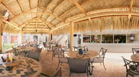 Beach Front Condo, Sea View, Beach Access, Balcony