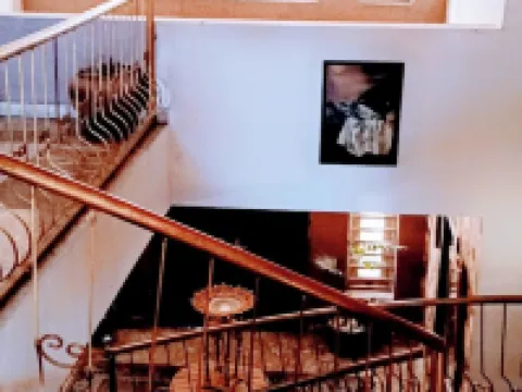 Nuitdeparis quest house and restaurant Hoteles en Wuse 2