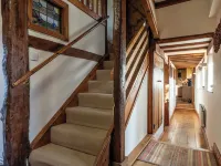 The Threshing Barn-Stunning 5 BD Retreat Hotels in Wychavon District