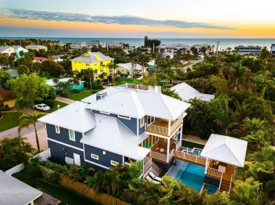 Slice of Paradise by Beach Retreats Hotels near Manatee Beach Park