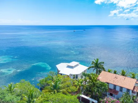 Wow! Views and More, Fantastic 2 Bedroom in West End - Villa Agua Apts