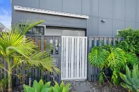 1 Bedroom Modern Townhouse in Casuarina