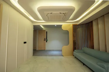 Hotel Bellevue Отели рядом с достопримечательностью «The Adalaj Stepwell»