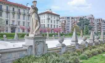 Milan Retreats City life