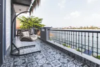 Amour Boutique Kampot - Mountain view
