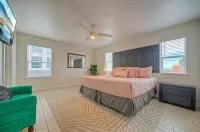 Near the Beach w/ Pool, Boat Parking Golf Cart Zone Agave House by Avantstay