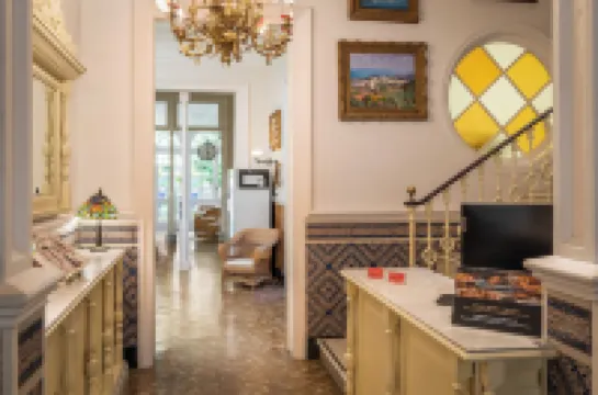 Hotel Medium Romantic