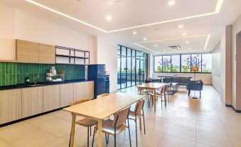 Marc Co - Living by Cobytat