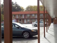 Augusta Best Inn - Motels