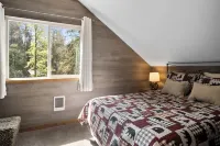 Luxe Chalet @ Rainier Entrance w/ Hot-Tub-WiFi-AC - 샬레 호텔