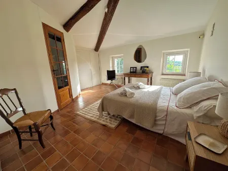 Maison de Famille Entre Pinède et Vignes à 15mn de la Plage