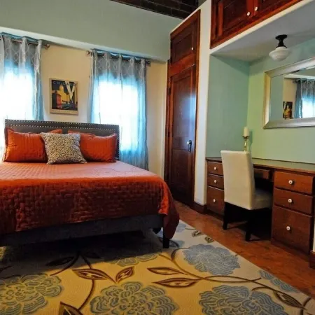 "Downtown Urban Loft Apartment"