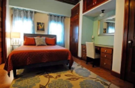 "Downtown Urban Loft Apartment"