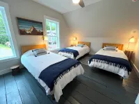 Thanksgiving Available - 8 Br, 4 BTH, 1/2 mi to Okemo, Hot Tub, on Shuttle, King