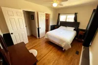 Spacious Salt Lake Retreat with 3 Bed, 3 Bath, Private Pool, Garage Parking +