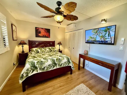 Seaside Surf Spot Oceanfront 1-bedroom in Ma'alaea with AC