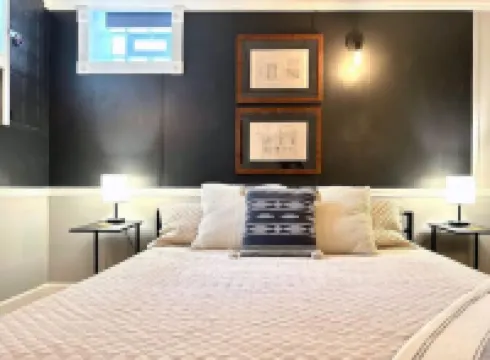 Entire Below Level Studio w/ Private Sauna