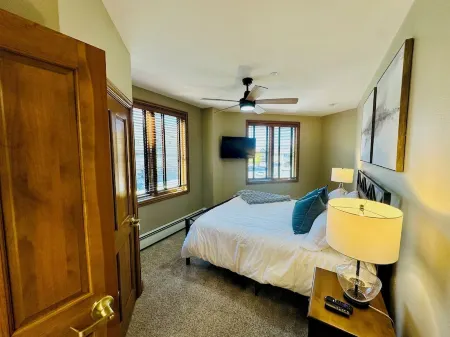 Elegant remodeled 3BD 2BA in the heart of Avon. Just minutes from Beaver Creek.