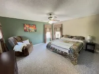 A home away from home! 그레이프바인 호텔