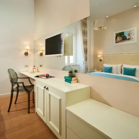 Marmont City Rooms