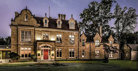 Rodman Hall Отели рядом с достопримечательностью «Университет Брока»