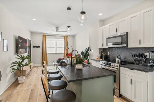 Passyunk廣場寬敞的1BR -巨大甲板