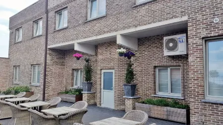 Belrom Hotel Отели в г. Жее