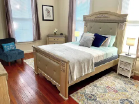 Downtown Blue Manor 2