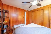 Sunset Ridge, Near Downtown, Hot tub, Outdoor Living, all with Panoramic View, 스포캔 호텔