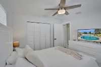 4-Bedroom home with heated/chilled saltwater pool and jacuzzi in Delray beach.