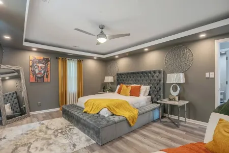 "Escape to Ellis Hideaway: Cozy 2-Bedroom Retreat with 1.5 Baths Отели в г. Камберленд