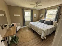 The 8's, Farmhouse Chic 4-Bedroom w/ Garage Access in Grand Marais, Pet Friendly