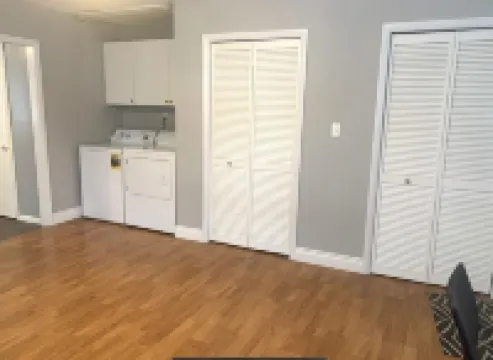 Cozy House on Collage Street