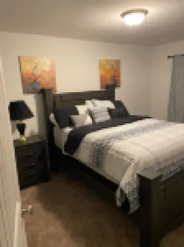 Home Away from Home>>>>4Br3.5BathParkBikeTrailPoolGymPondCamerasWiFi