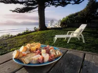 Bach251 absolute beachfront