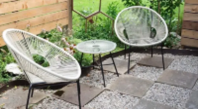 Studio Blue tiny home retreat- quick walk to town, quiet, serene get away!