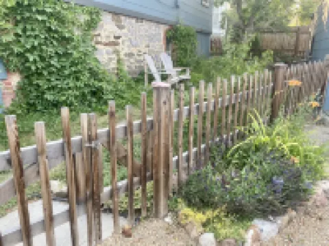 Trail Lovers Getaway - walk or bike to downtown