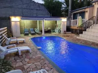 Villa Creole 5 F for 6/8 people with swimming pool and pool house