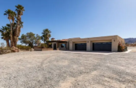 Private villa on 8acres with heated pool and spa.  10 mins. From JTNP entrance.