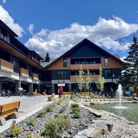 New building of 4 bedroom in the Spring Creek Canmore near Banff