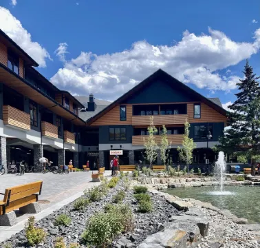 New building of 4 bedroom  in the Spring Creek Canmore near Banff