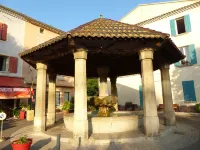 Provencal farmhouse with pool at the foot of Mont-Ventoux